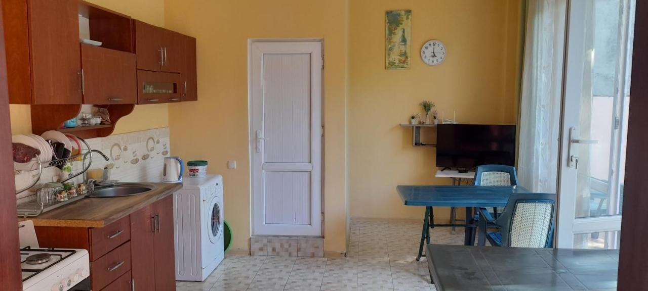 Lily Pearls Inn Kobuleti Exterior foto